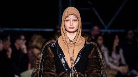 burberry controversial|Burberry noose around neck.